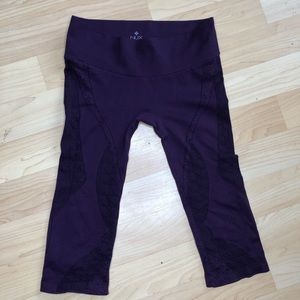 NUX Active Capri Crop Leggings